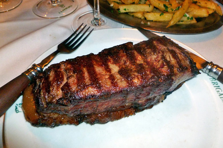 Bifes de chorizo at La Brigada in San Telmo