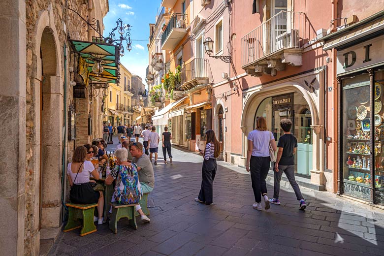 Enjoying the Corso Umberto in Taormina